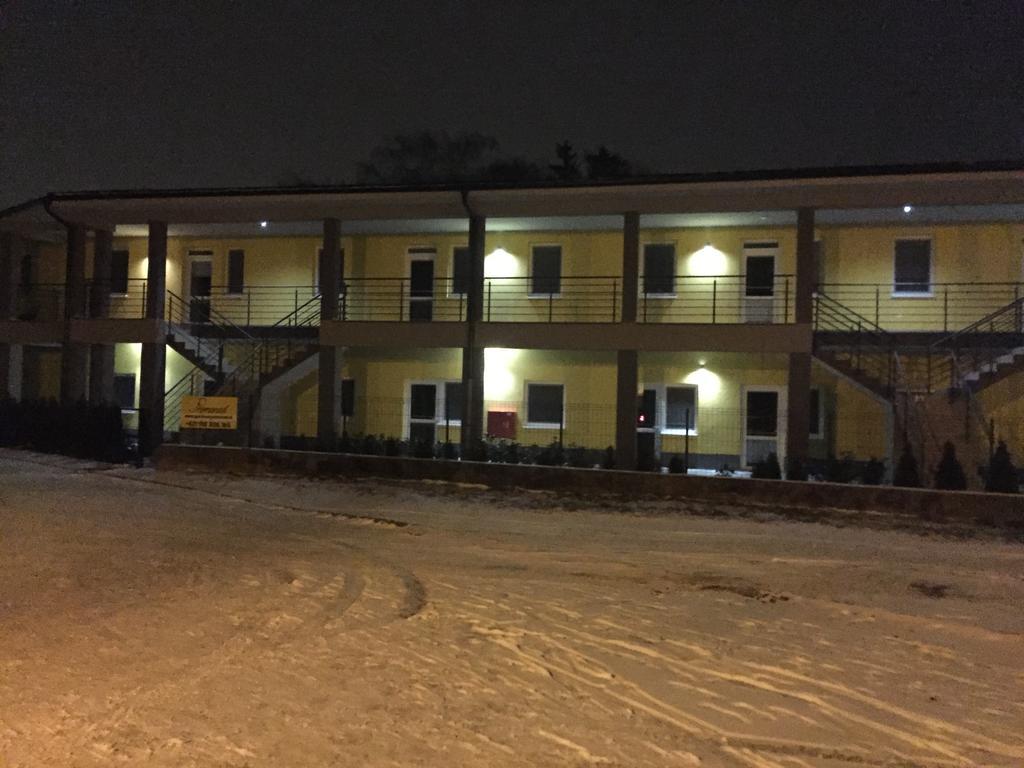 Promenad Apartmany Veľký Meder Buitenkant foto