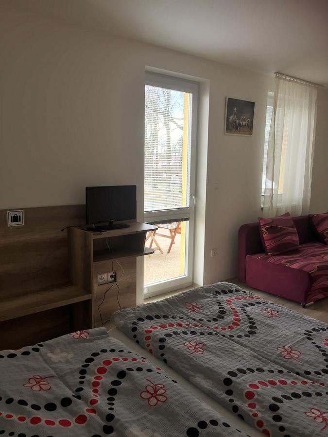 Promenad Apartmany Veľký Meder Buitenkant foto